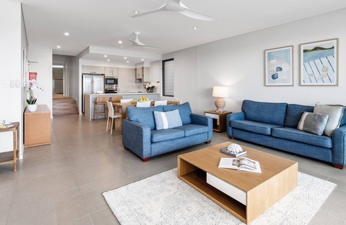 Yamba Apartment | White Sails 1 | Overlooking Convent Beach