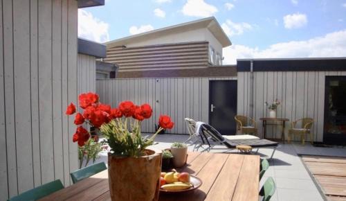 Bergen aan Zee Apartment | White Sand Beach