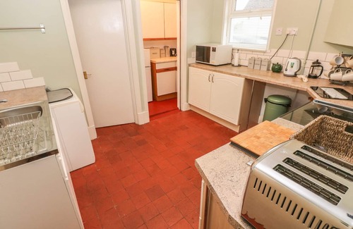 Haverfordwest Cottage | WHITE THORNS, pet friendly, with a garden in Haverfordwest