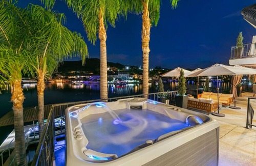Canyon Lake House | White Wake - Hot Tub | Lake Front | Luxury | Views