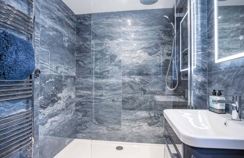 Neyland House | Whitewings - Super Luxurious 3 Bedroom - Neyland