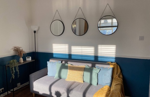 Whitley Bay Apartment | Whitley-5 Bdrm Sleeps 9 Ideal for Contractors