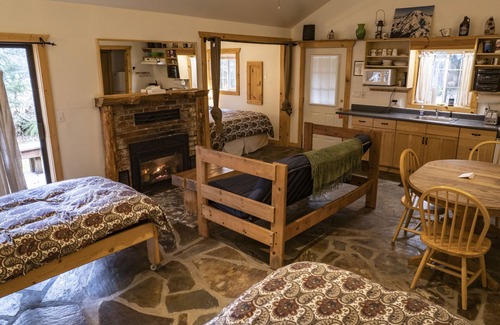 Ashford Hotel | Whittaker's Motel & Historic Bunkhouse
