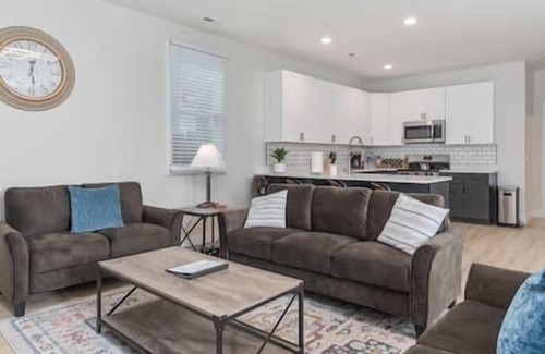 Wilmington Historic District House | Whole duplex right downtown!