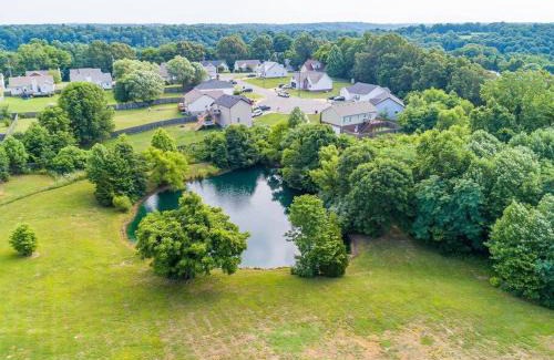 Clarksville House | Whole Home 1335 Whitt Ln