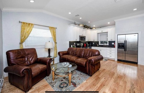 Dunedin House | Whole House w/cottage sleeps 14 total