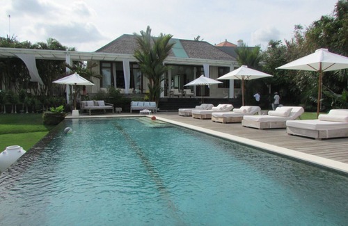 Padonan Villa | Wholesome Luxury 7BR Villa, Canggu - w/Spacious Pool & Lounging Area!
