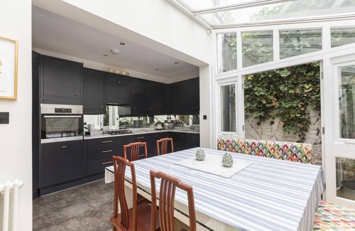 Campden House | Whoops-a-Daisy 3 bedroom in Notting Hill