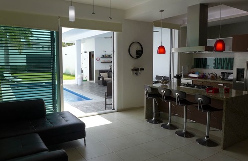 Barra de Navidad House | "Widos House" Relaxing Vacation- Great location with a fantastic private pool
