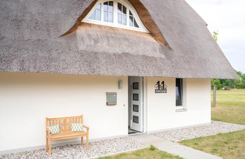 Am Salzhaff House | Wiesenpieper - Ferienhaus mit Kamin, Sauna und Meerblick