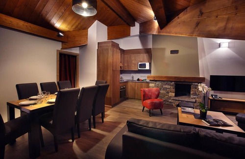 Arc-2000 Apartment | Wifi, 150m from ski slopes, fitness, swimming pool, sauna, hammam, fireplace or stove, tv