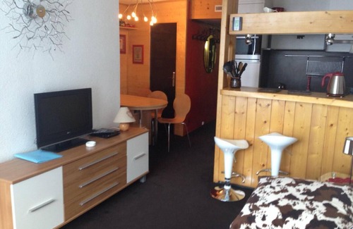 Arc-2000 Apartment | Wifi, 200m from ski slopes, 10th floor, tv, 44m², Les Arcs