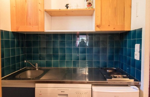 Val Cenis Apartment | Wifi, 300m from ski slopes, 3rd floor, view mountain, balcony, parking, tv, ski locker, 33m²