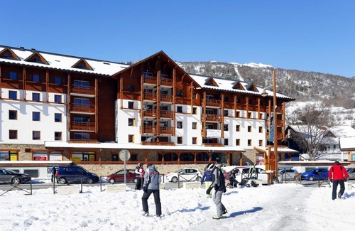 Briancon Apartment | Wifi, 50m from ski slopes, fitness, sauna, hammam, terrace, balcony, ski locker, 44m²