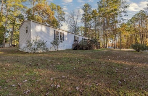 Henrico House | WiFi, Dog Friendly & Linens Provided ~ Lake Gaston