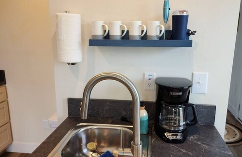 Hazel Green Apartment | WiFi, Firepit, Fishing Pond - FarmView