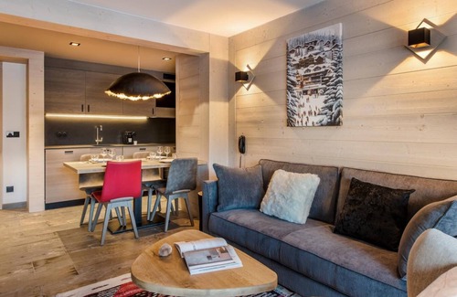 Val-d'Isere Apartment | Wifi, fitness, swimming pool, sauna, hammam, balcony, fireplace or stove, tv, ski locker, 160m²