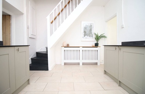Roath House | WiFi | Parking | 4 Guests