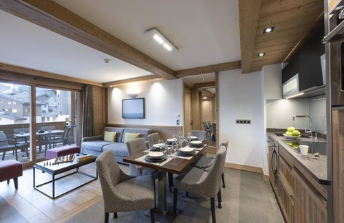 Les Avanchers-Valmorel Apartment | Wifi, ski-in/ski-out & foot of the slopes, fitness, swimming pool, balcony, parking, tv, ski locker