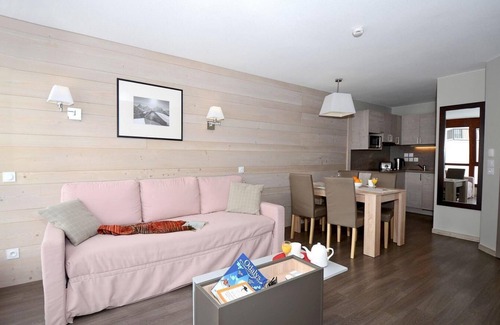 Flaine Apartment | Wifi, ski-in/ski-out & foot of the slopes, fitness, swimming pool, balcony, tv, ski locker, 63m²