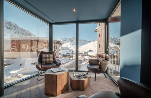 Tignes le Lac Apartment | Wifi, ski-in/ski-out & foot of the slopes, swimming pool, sauna, hammam, balcony, tv, ski locker