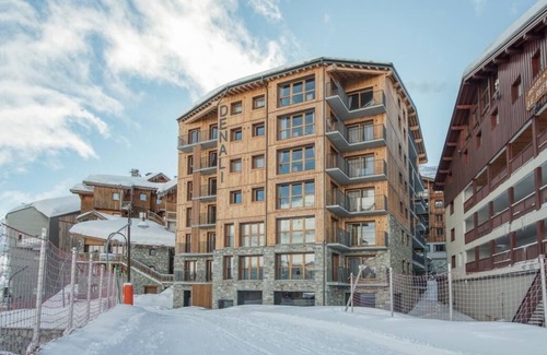 Tignes le Lac Apartment | Wifi, ski-in/ski-out & foot of the slopes, swimming pool, sauna, hammam, balcony, tv, ski locker