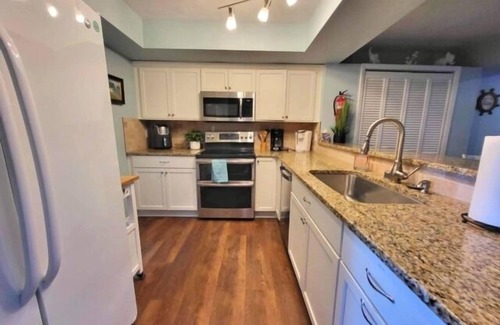 North Shore House | Wifi, Sunrises and sunsets, grill, great location, great views, close to other rentals.