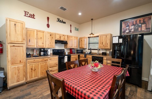 Fischer House | Wiggle Butts Ranch #1 and #2 | 2 Private Pools & 2 Hot Tubs, Wiggle Butts Ranch