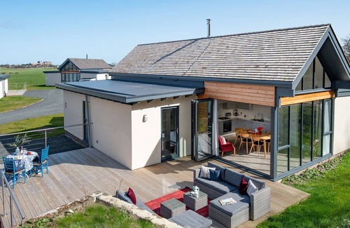 Bamburgh Cabin | WILD CHIVE LODGE - sleeps 6 guests in 3 bedrooms