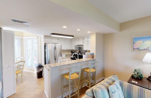 Isle of Palms Condo | Wild Dunes condo with ocean views and sundeck