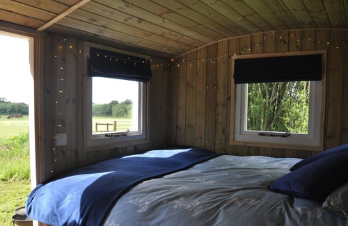 Blandford Forum Cottage | WILD HARE, romantic, character holiday cottage in Fontmell Magna