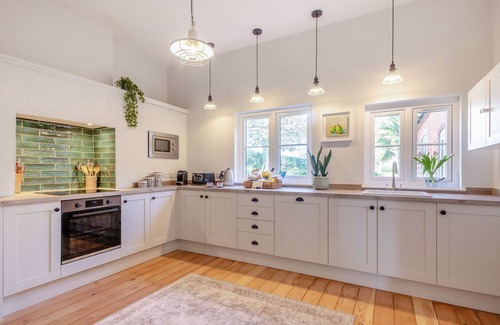 Postwick with Witton House | Wild Meadow Cottage - Five Bedroom House, Sleeps 10