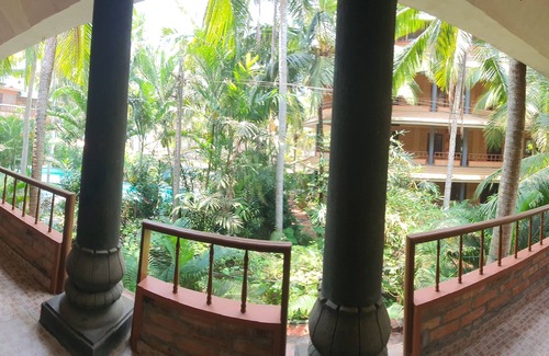 Puthenthope Hotel | Wild Palms on Sea