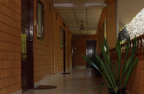 Puthenthope Hotel | Wild Palms on Sea