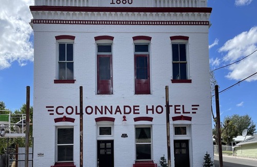 Eureka Apartment | Wild West charm with a modern flair!