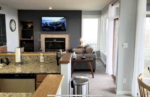 Chestnut Springs Condo | Wild Wintergreen Retreat