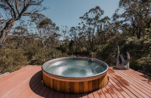 Blackheath Ski Chalet | Wildacres Luxe 40 Acre Australian bush escape with private cliffs