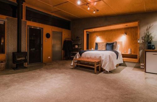 Blackheath Ski Chalet | Wildacres Luxe 40 Acre Australian bush escape with private cliffs