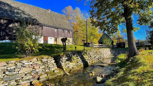 Lichtenberg/Erzgeb. House | Wildbachidylle