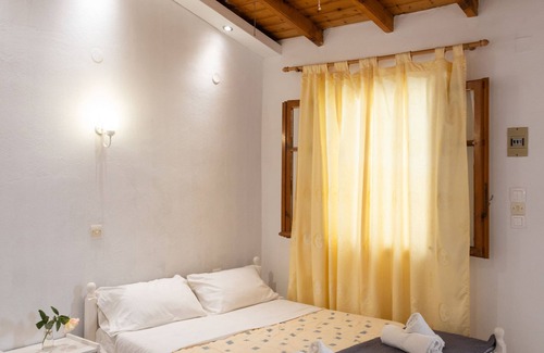 Ipsos Hotel | Wilde Rose Hotel