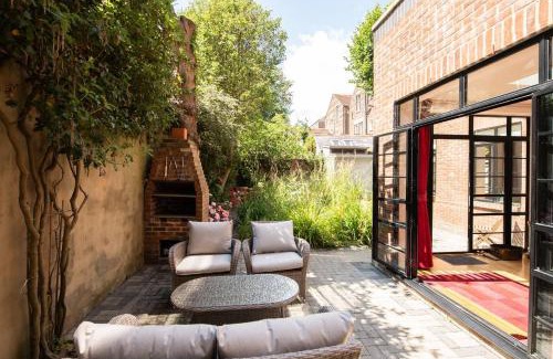 Portsmouth Apartment | Wildflower Garden