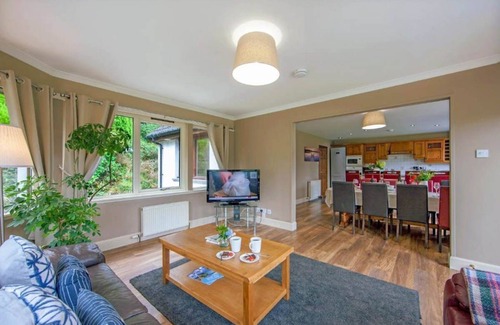 West Laroch Cottage | Wildwood Cottage with Hot Tub - sleeps 8 guests in 4 bedrooms