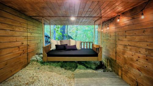 Abbeville Villa | Wilewood A-Frame - Secluded - Romantic - Hot Tub