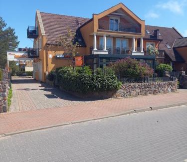 Leba Bed & Breakfast | Willa Meander