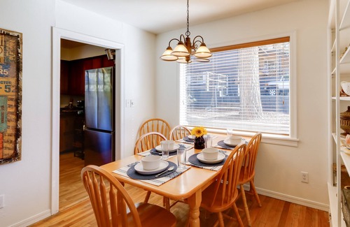 Williams Cottage | Williams Cottage w/Patios & Grill Near Route 66