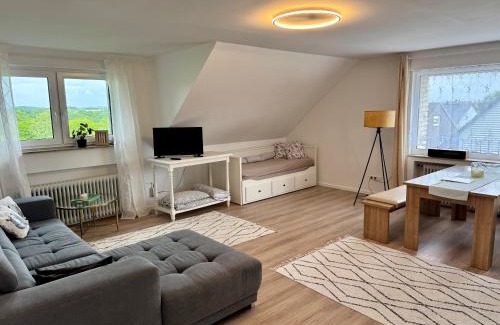 Hueckeswagen Apartment | Willkommen in der Ferienwohnung mit atemberaubendem Blick in die Natur