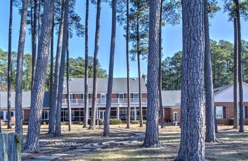 Cambridge House | Willoughby - Over 10,000 SqFt, Indoor Pool, Grill, Sleeps 24!