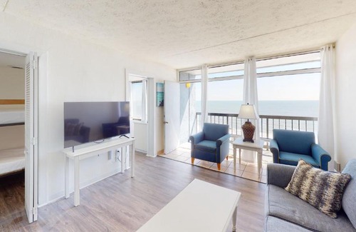 Myrtle Beach Apartment | Willow Bay 802 Oceanfront Suite, Renovated Spring 2023 desirable Golden Mile Location