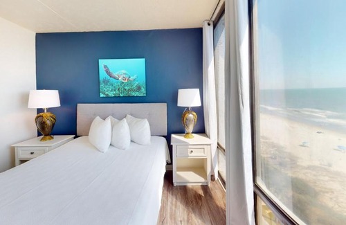Myrtle Beach Apartment | Willow Bay 802 Oceanfront Suite, Renovated Spring 2023 desirable Golden Mile Location