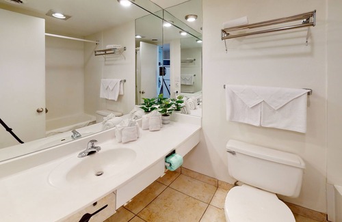 Myrtle Beach Apartment | Willow Bay 803 Oceanfront Suite, Renovated Spring 2023 desirable Golden Mile Location